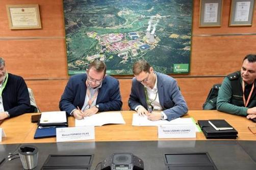 Firma del acuerdo de cesión de instalaciones a la Guardia Civil